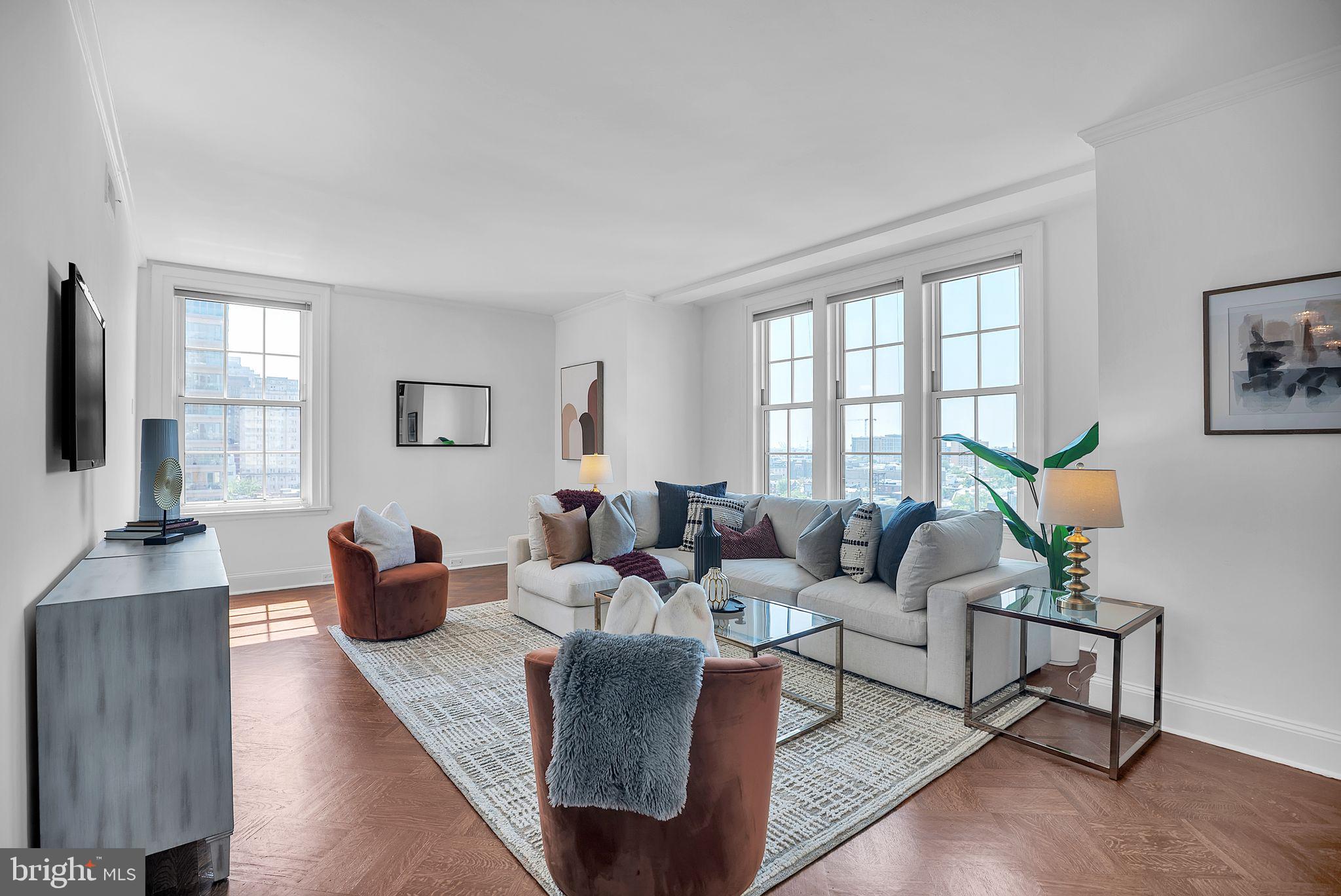 1800 Rittenhouse Square, Unit 902 Philadelphia, PA 19103 - Photo 4 of 21 Livingroom