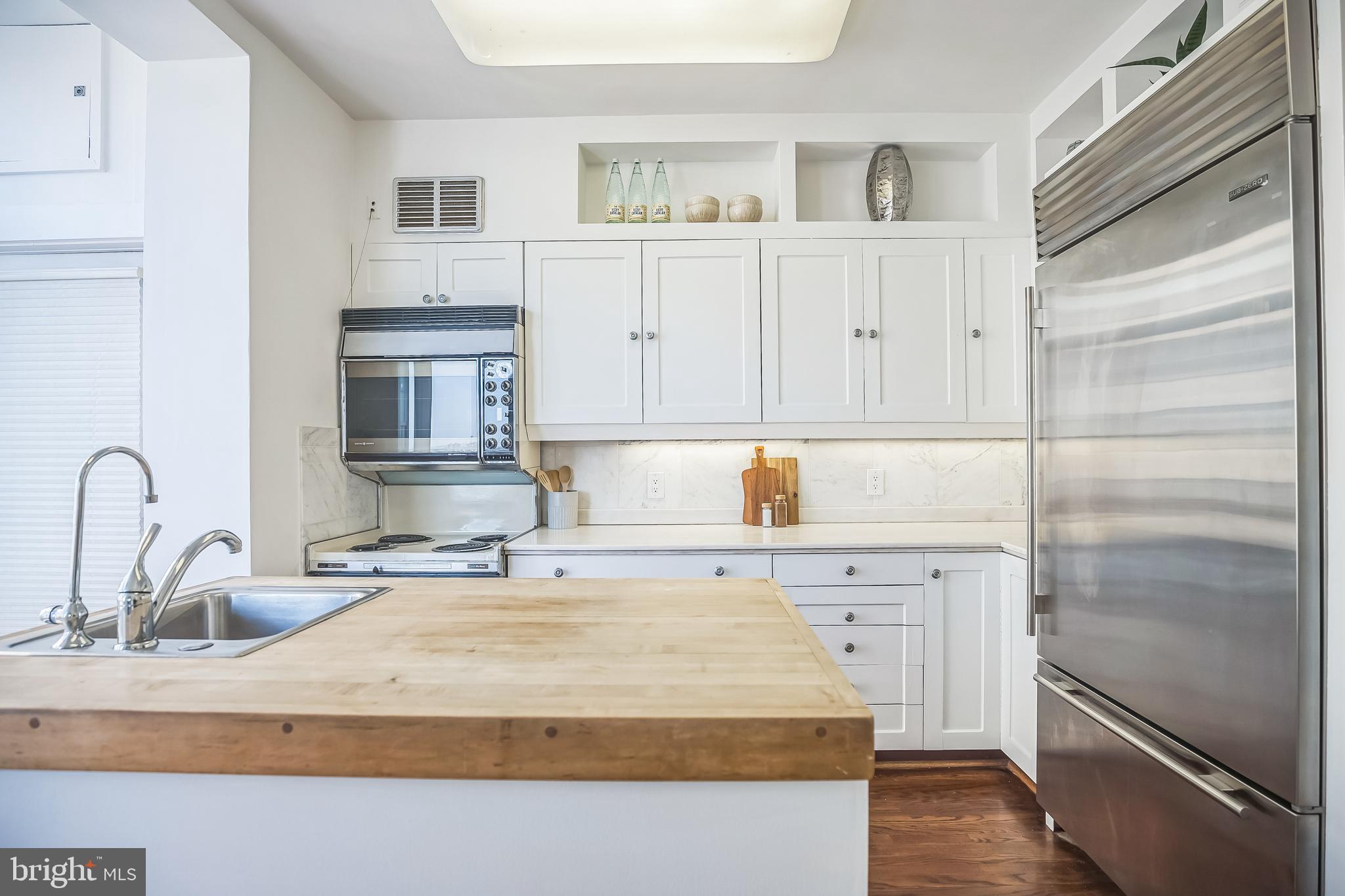 1800 Rittenhouse Square, Unit 902 Philadelphia, PA 19103 - Photo 7 of 21 Kitchen