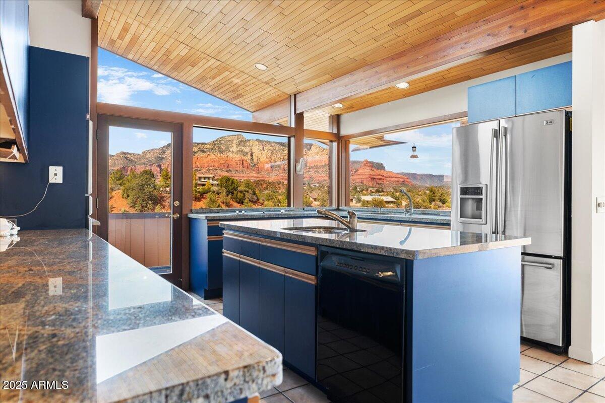 95 Lucerne Road Sedona, AZ 86336 - Photo 11 of 51 Corner Views in Sedona Kitchen