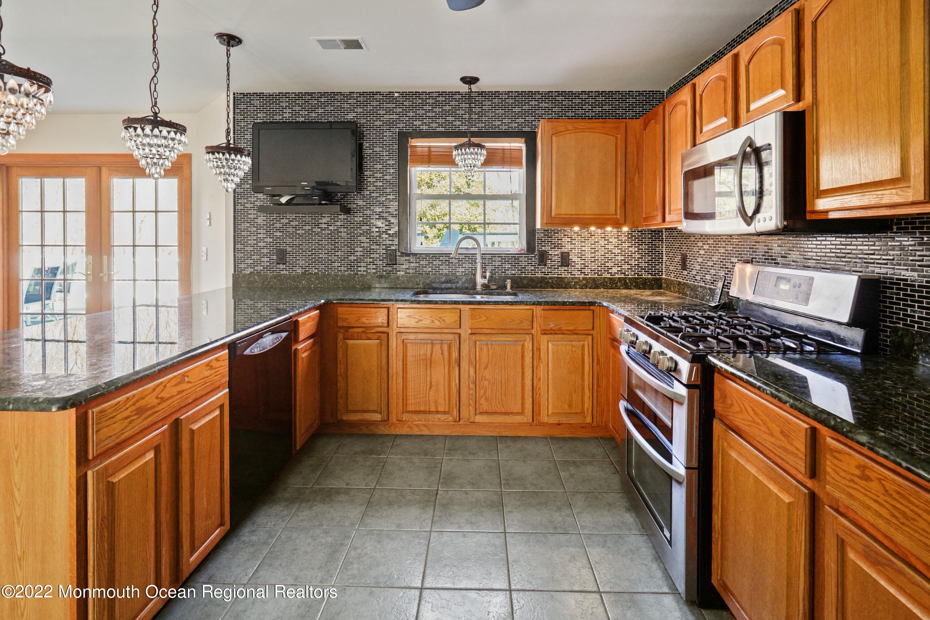 6 Bryce Canyon Road Howell, NJ 07731 - Photo 11 of 42 Kitchen