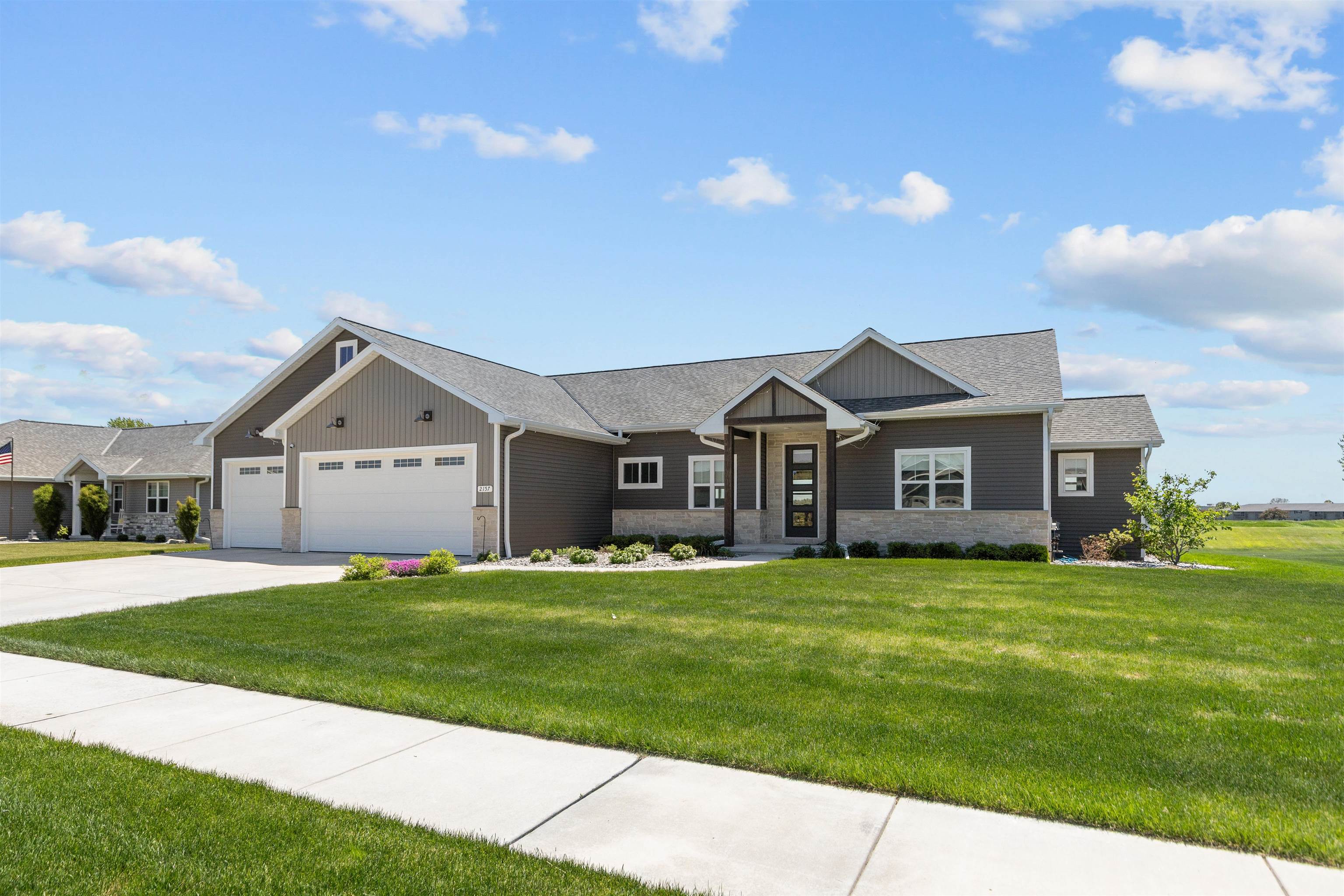 2157 Fox Point Court De Pere, WI 54115 - Photo 5 of 75