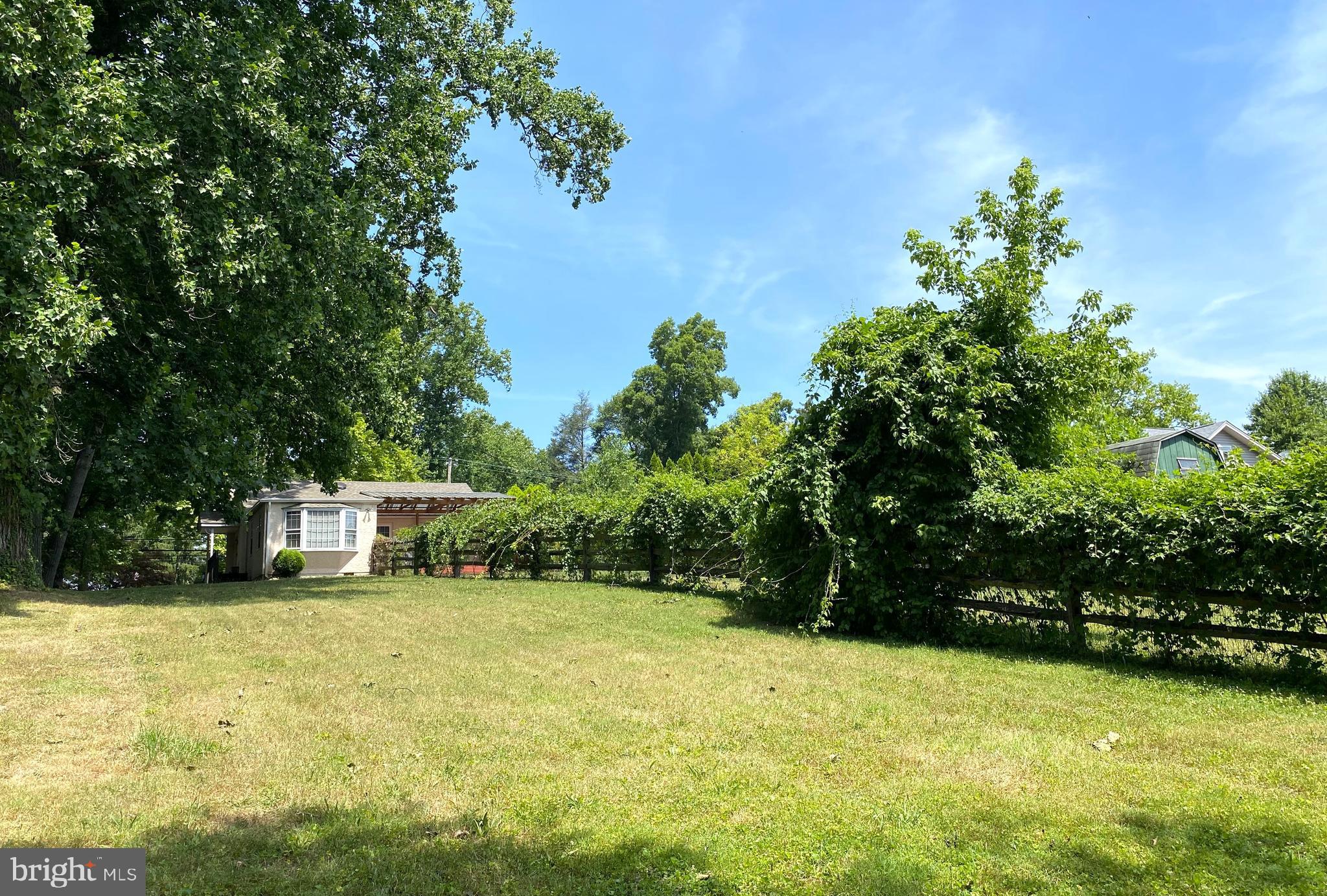 154 Bortondale Road Media, PA 19063 - Photo 8 of 27 Second Half of the Backyard - Driveway Side