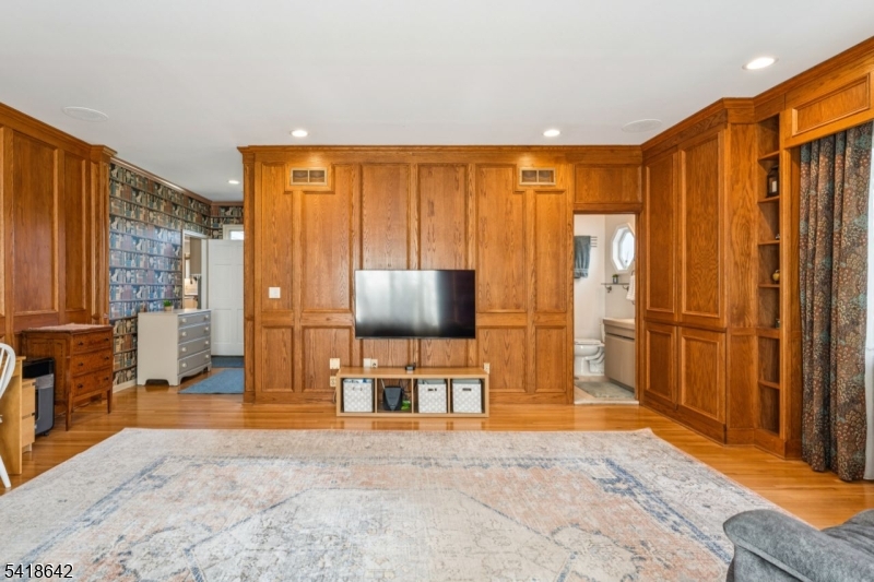 11 North Ridge Road Denville, NJ 07834 - Photo 26 of 43 a view of a livingroom with furniture and an entryway