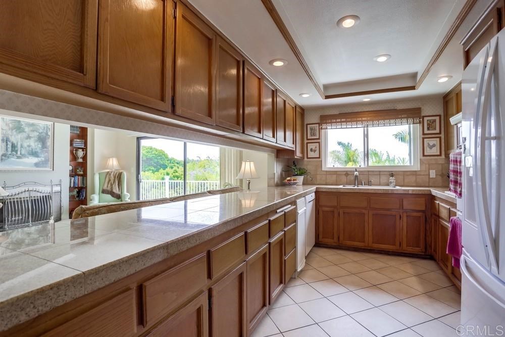 1823 Ivy Road Oceanside, CA 92054 - Photo 8 of 25
