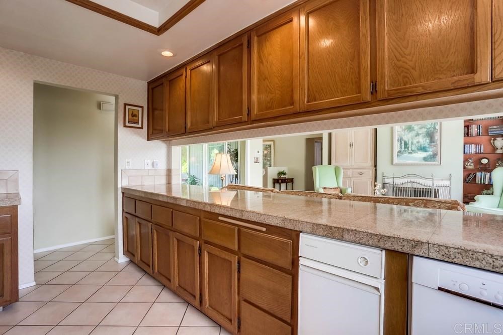 1823 Ivy Road Oceanside, CA 92054 - Photo 9 of 25