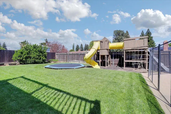 $679,830 | 1571 Coats Drive, Yuba City, CA 95993