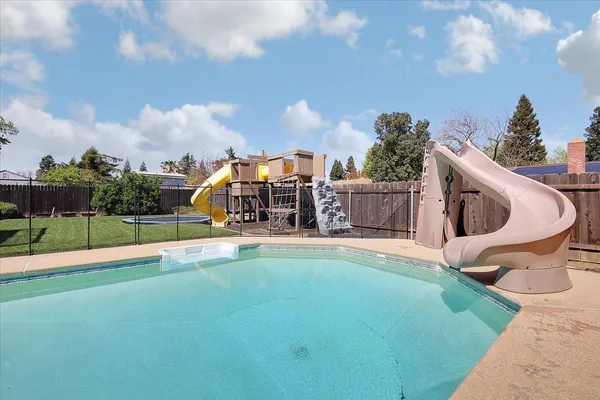 $679,830 | 1571 Coats Drive, Yuba City, CA 95993