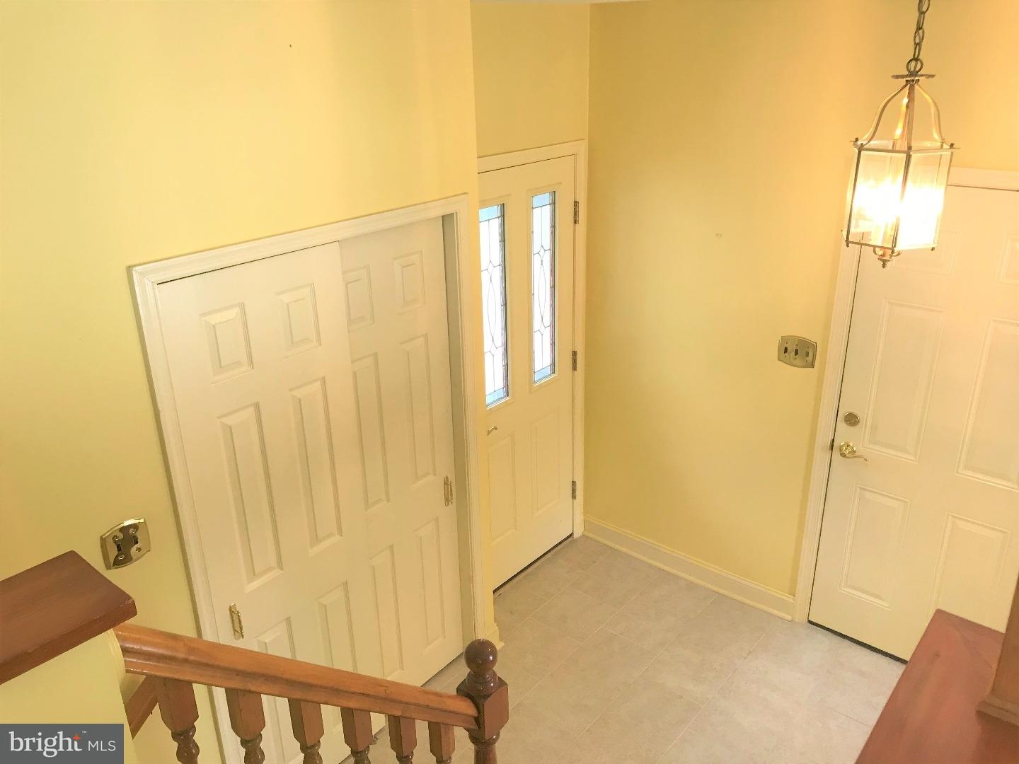2608 Yellowstone Road Cinnaminson, NJ 08077 - Photo 11 of 21 Foyer