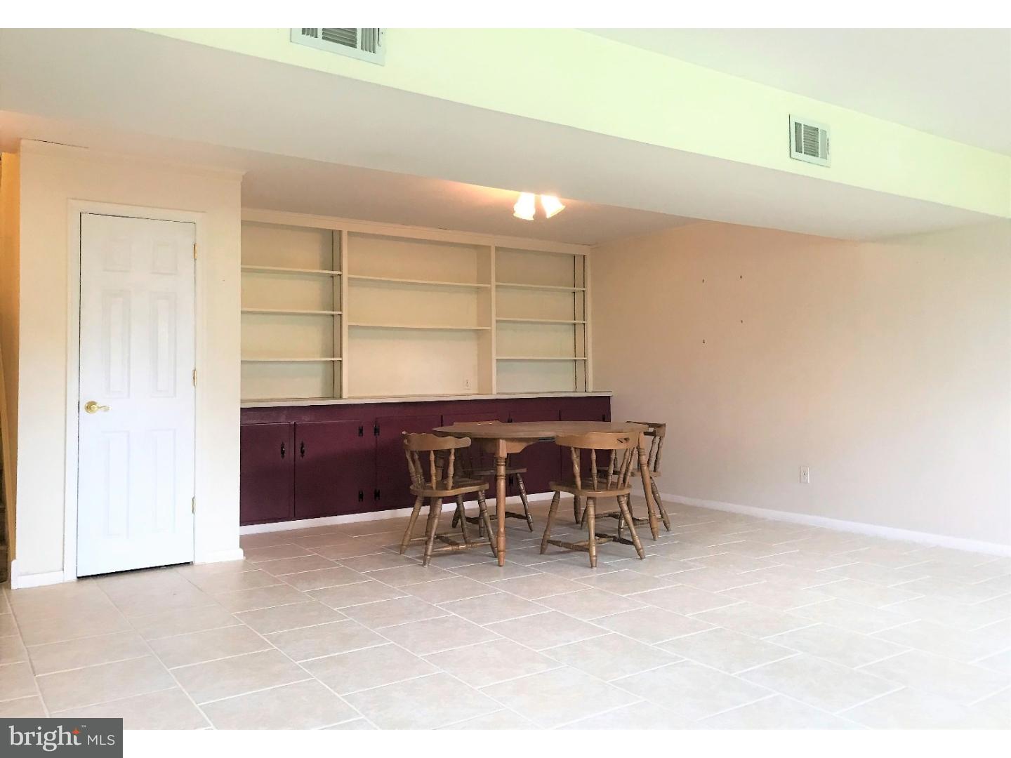2608 Yellowstone Road Cinnaminson, NJ 08077 - Photo 12 of 21 Family Room