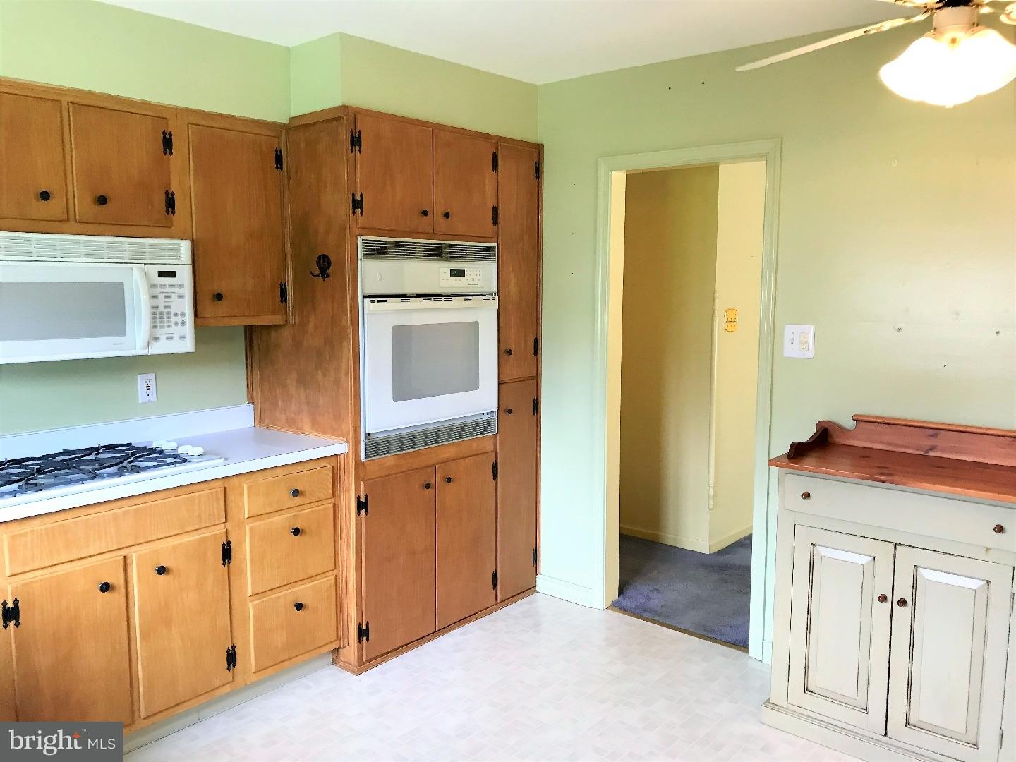 2608 Yellowstone Road Cinnaminson, NJ 08077 - Photo 5 of 21 Kitchen