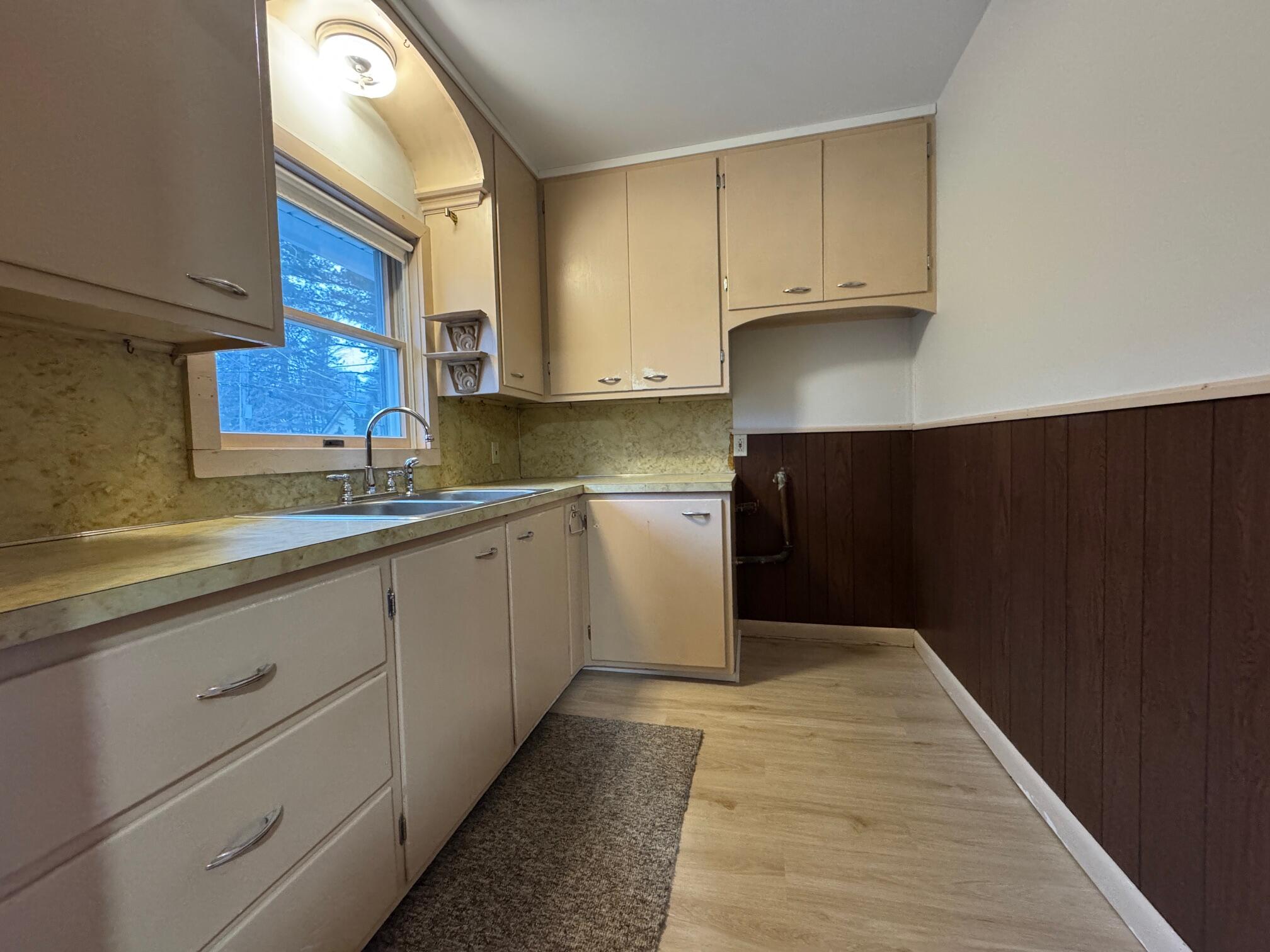 33 Franklin Street Augusta, ME 04330 - Photo 18 of 34 18) Apt 2 Kitchen