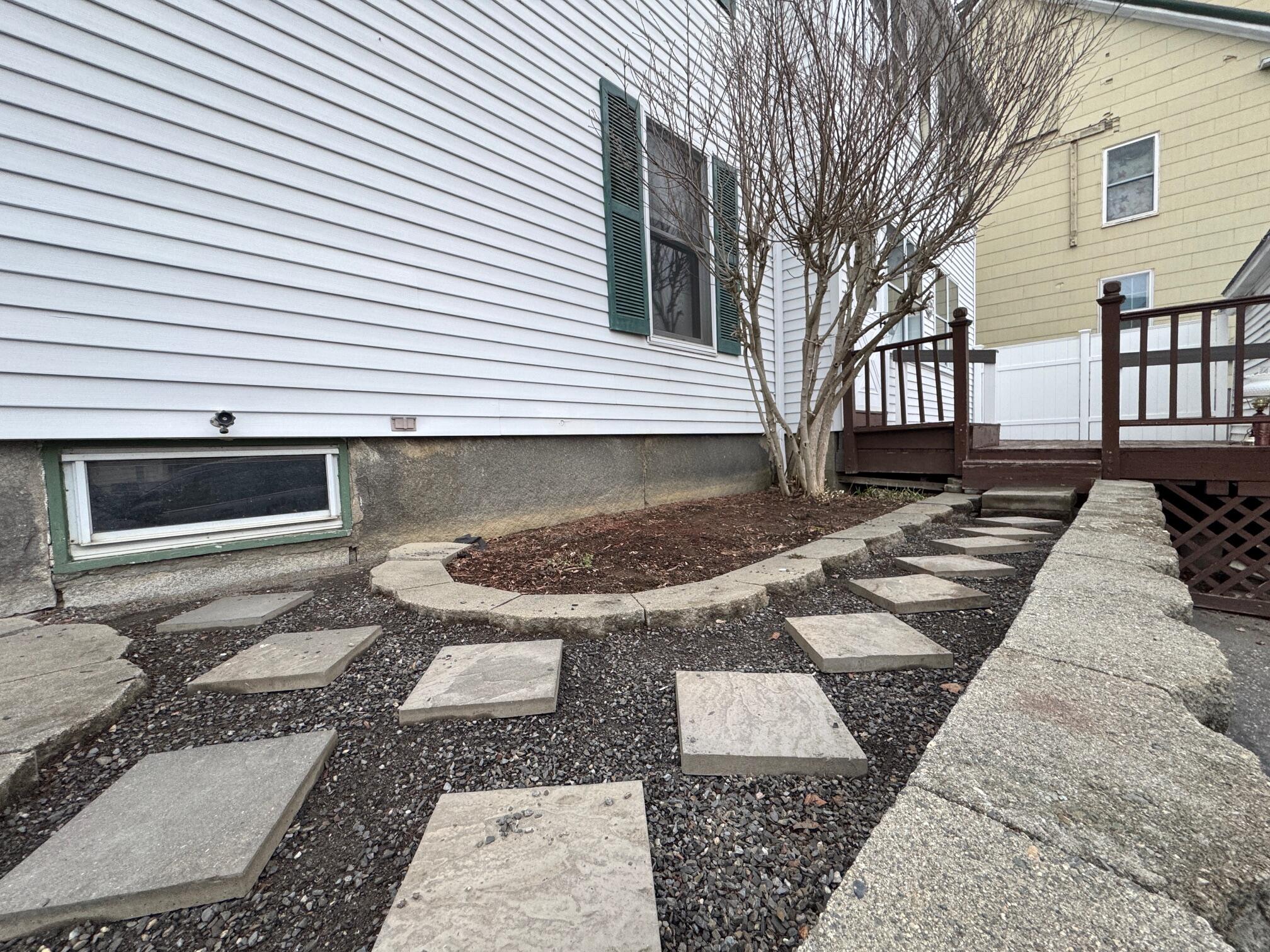 33 Franklin Street Augusta, ME 04330 - Photo 32 of 34 32) Landscaping