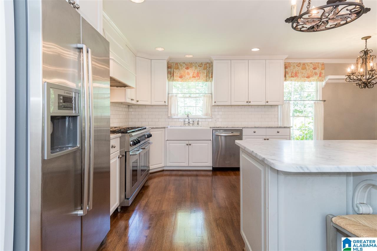 3537 Spring Valley Court Birmingham, AL 35223 - Photo 10 of 38