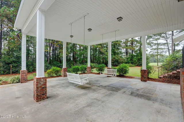 $450,000 | 332 Batchelor Bay Road, Wallace, NC 28466