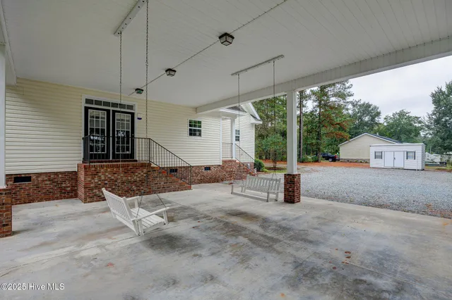 $450,000 | 332 Batchelor Bay Road, Wallace, NC 28466