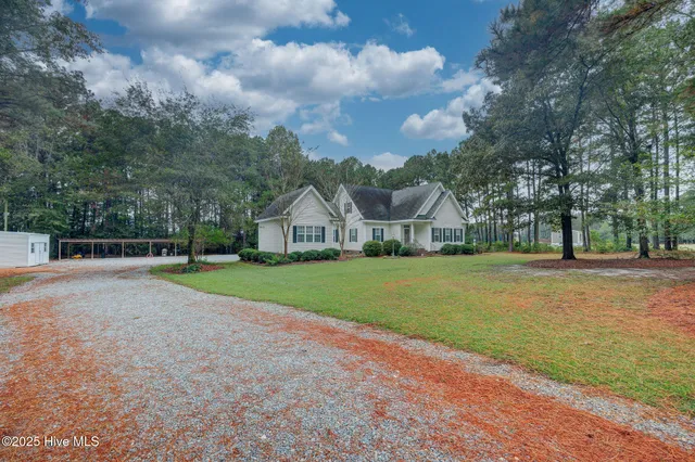 $450,000 | 332 Batchelor Bay Road, Wallace, NC 28466