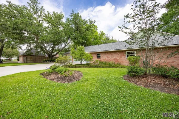 $380,000 | 6346 Belle Grove Drive, Baton Rouge, LA 70820