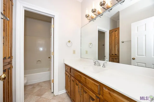 $380,000 | 6346 Belle Grove Drive, Baton Rouge, LA 70820