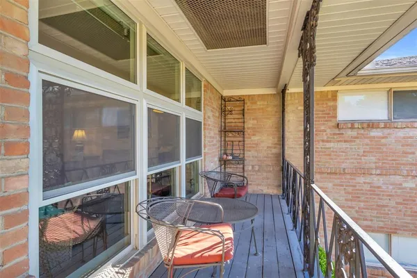 $285,000 | 6127 Bandera Avenue, Unit D, Dallas, TX 75225