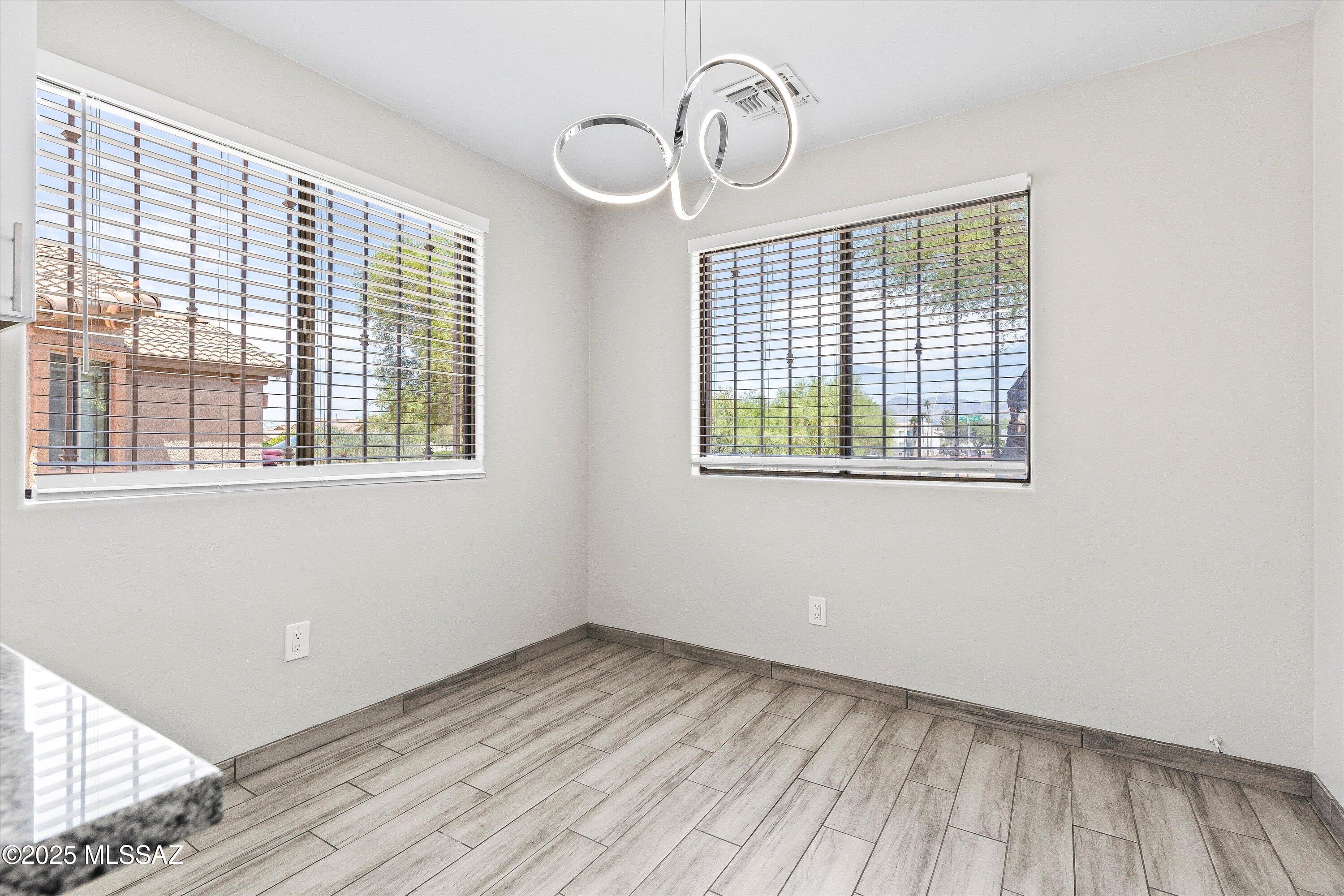 8492 East Sarnoff Ridge Loop Tucson, AZ 85710 - Photo 11 of 28