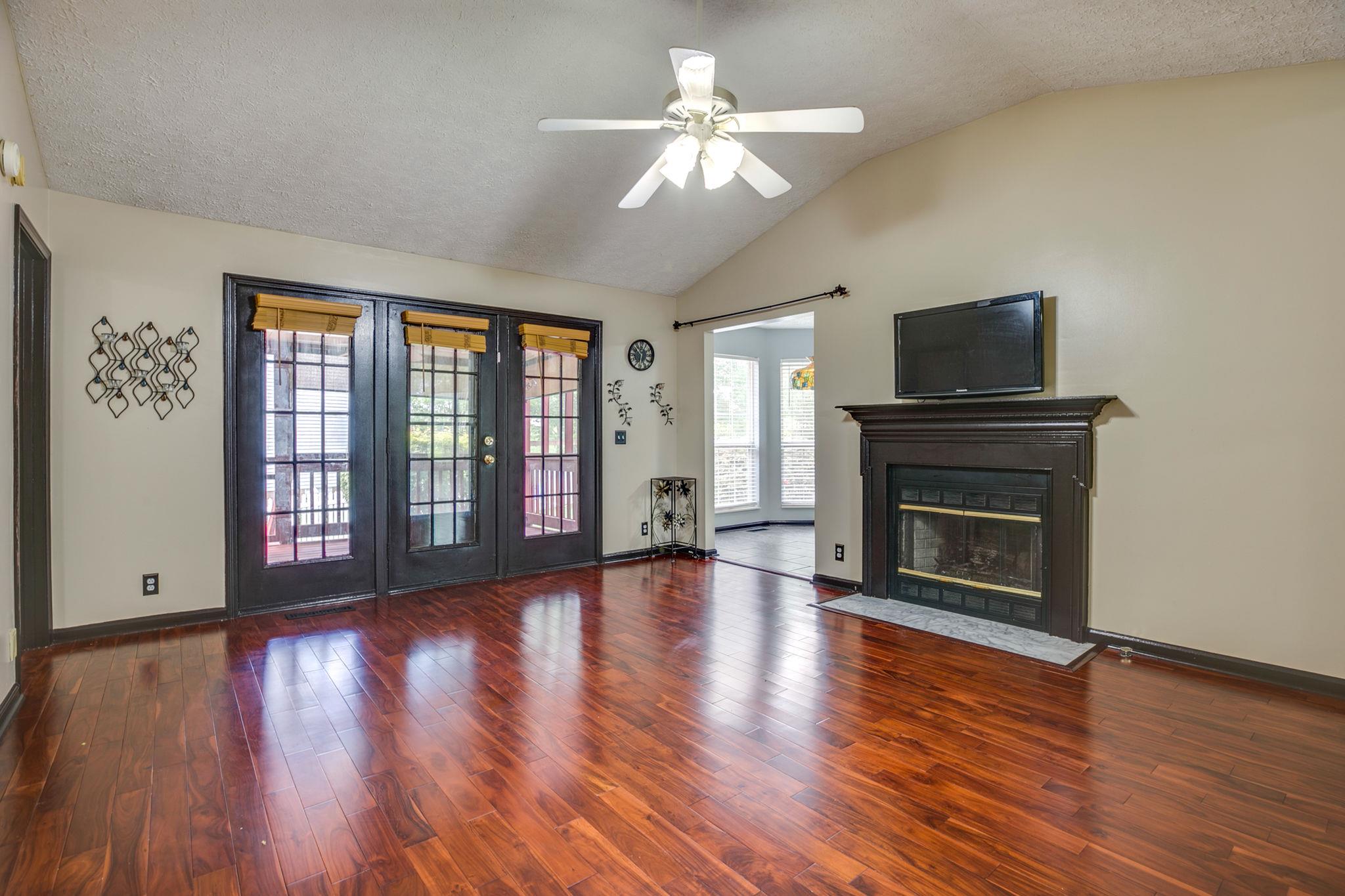 3429 Shakertown Road Antioch, TN 37013 - Photo 6 of 27 Living Room Opens to Screened in Deck!