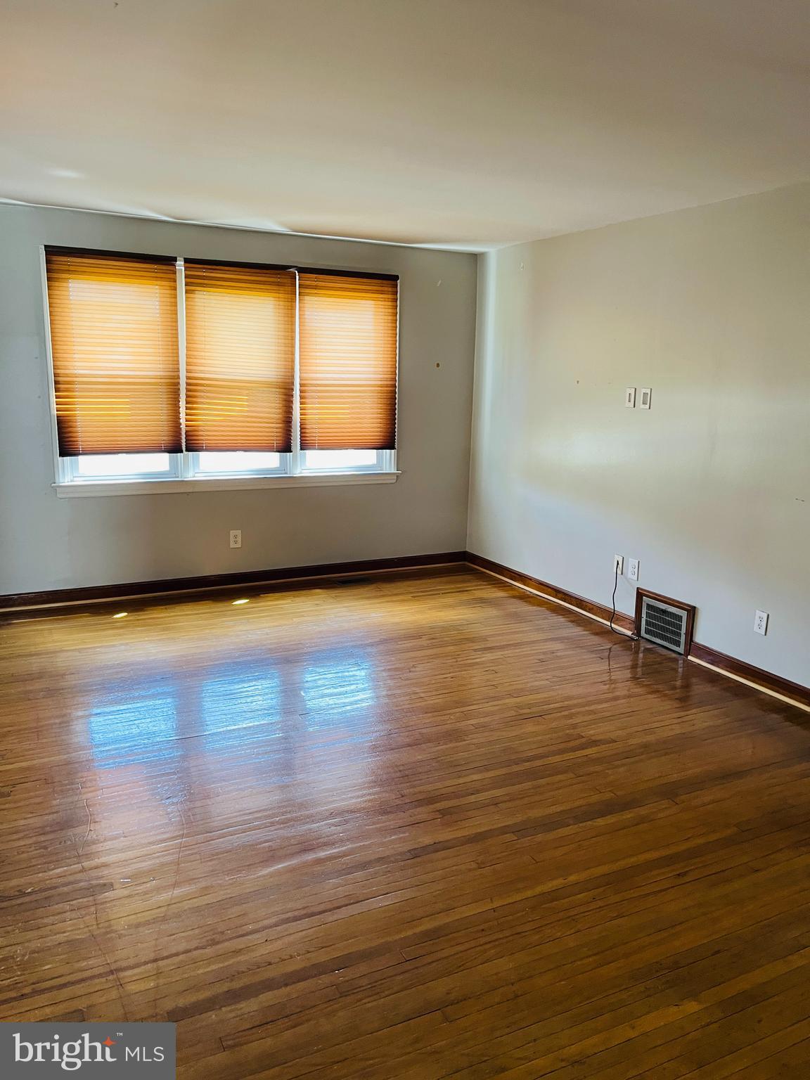 114 South Bishop Avenue Springfield, PA 19064 - Photo 14 of 20 a view of an empty room and window
