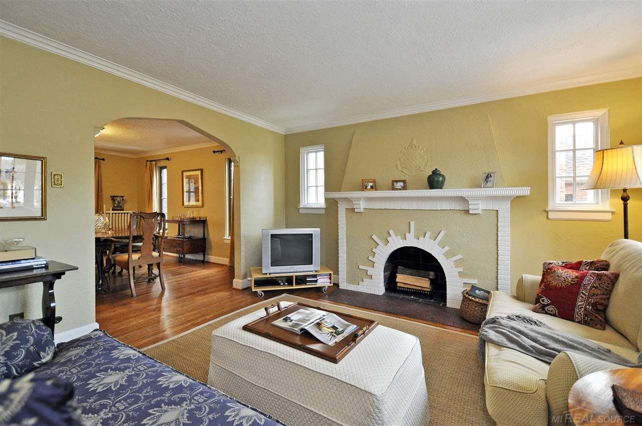 1215 Harvard Road Grosse Pointe Park, MI 48230 - Photo 3 of 34