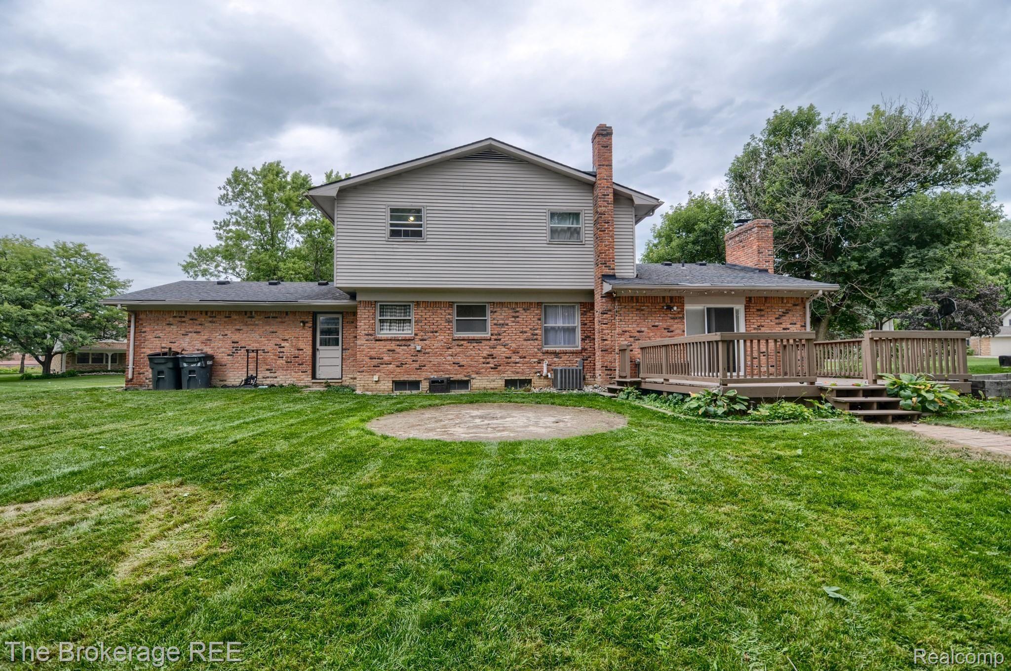 6121 Kings Shire Road Grand Blanc, MI 48439 - Photo 4 of 42 SD3_5050-HDR(5).jpg