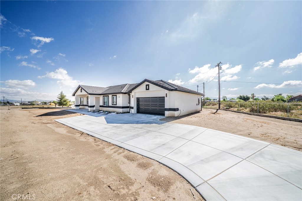 11515 Mariposa Road Hesperia, CA 92345 - Photo 2 of 33