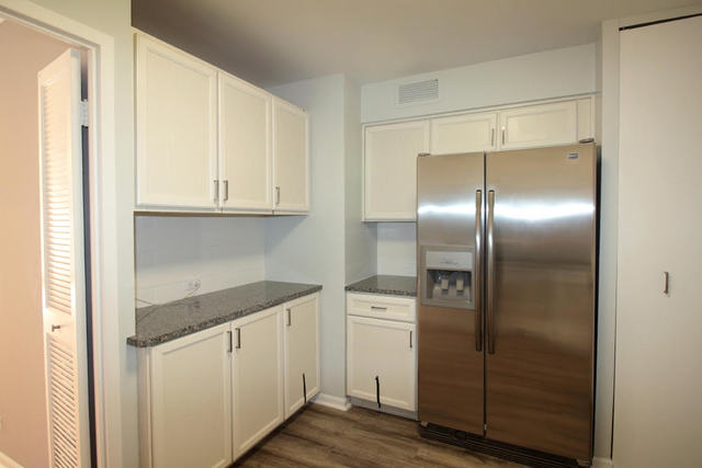 6033 North Sheridan Road, Unit 31G Chicago, IL 60660 - Photo 15 of 23