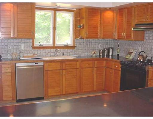 16 Tadmuck Road Westford, MA 01886 - Photo 4 of 17 Gallery Image 4