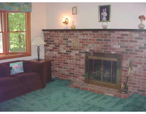 16 Tadmuck Road Westford, MA 01886 - Photo 5 of 17 Gallery Image 5