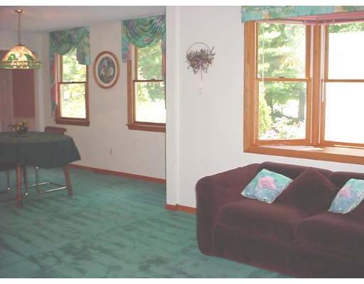 16 Tadmuck Road Westford, MA 01886 - Photo 6 of 17 Gallery Image 6