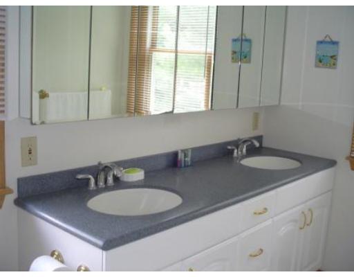 16 Tadmuck Road Westford, MA 01886 - Photo 10 of 17 Gallery Image 10