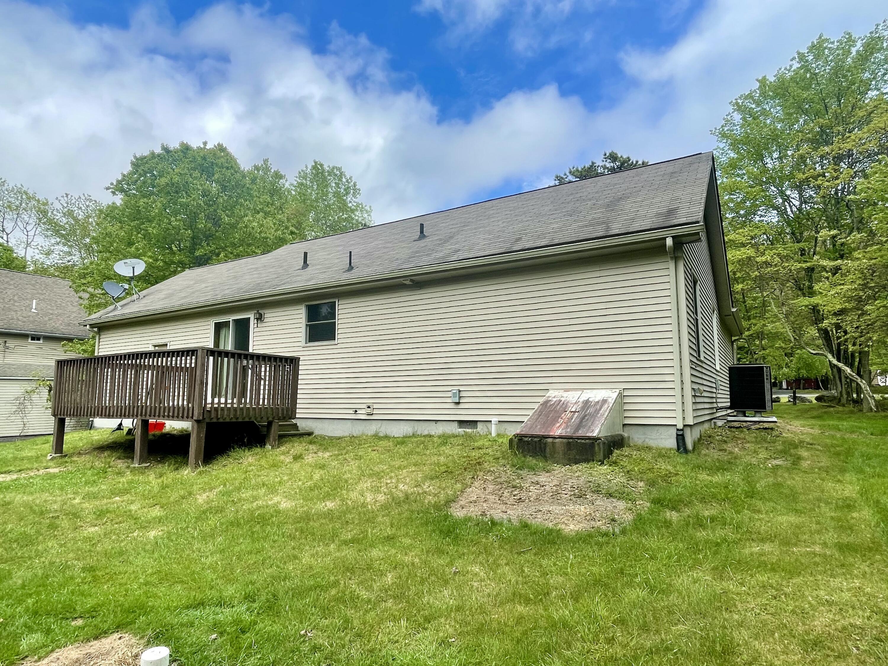 350 Brier Crest Road Blakeslee, PA 18610 - Photo 4 of 21 rear view