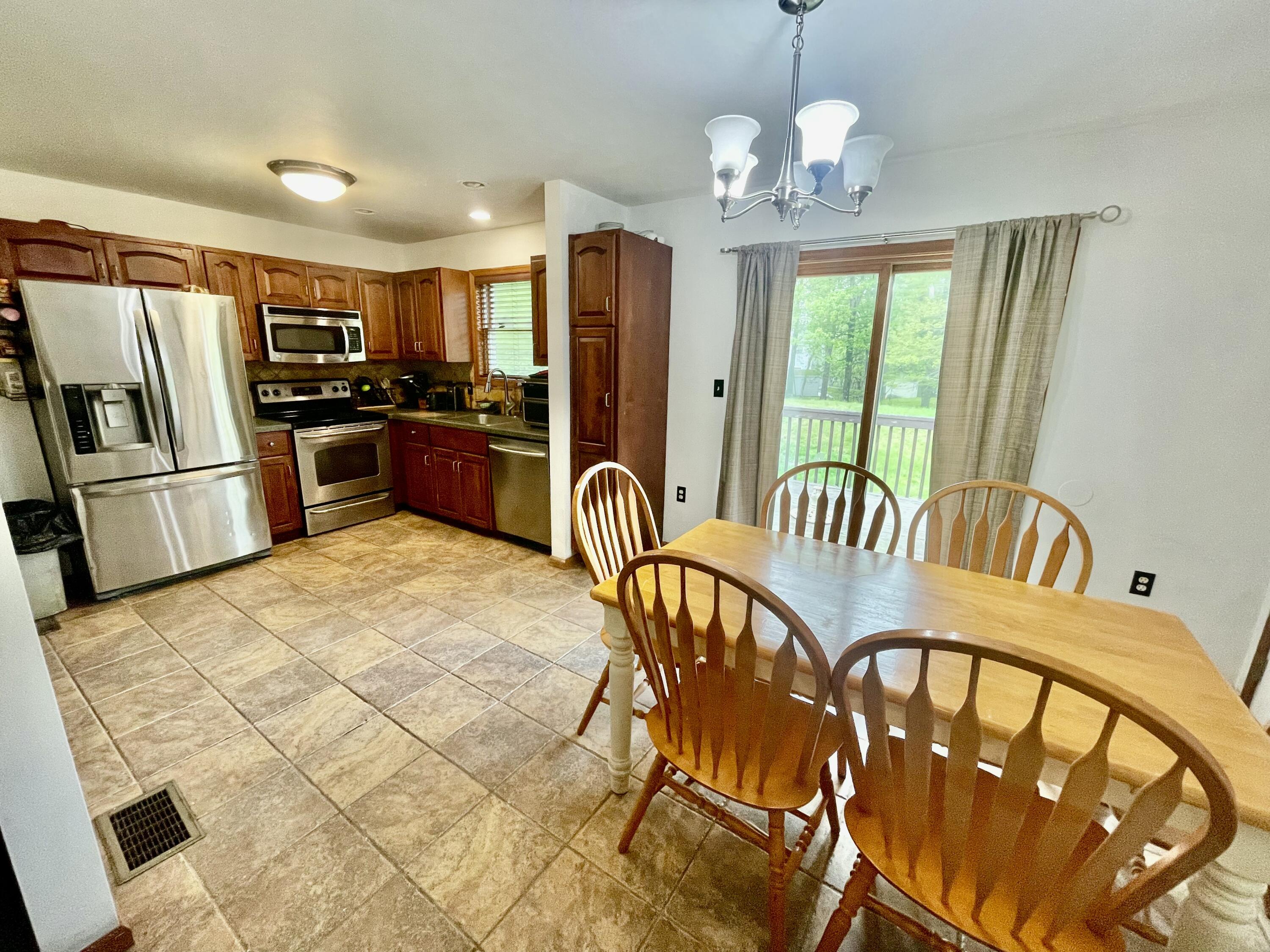 350 Brier Crest Road Blakeslee, PA 18610 - Photo 8 of 21 kit/dining