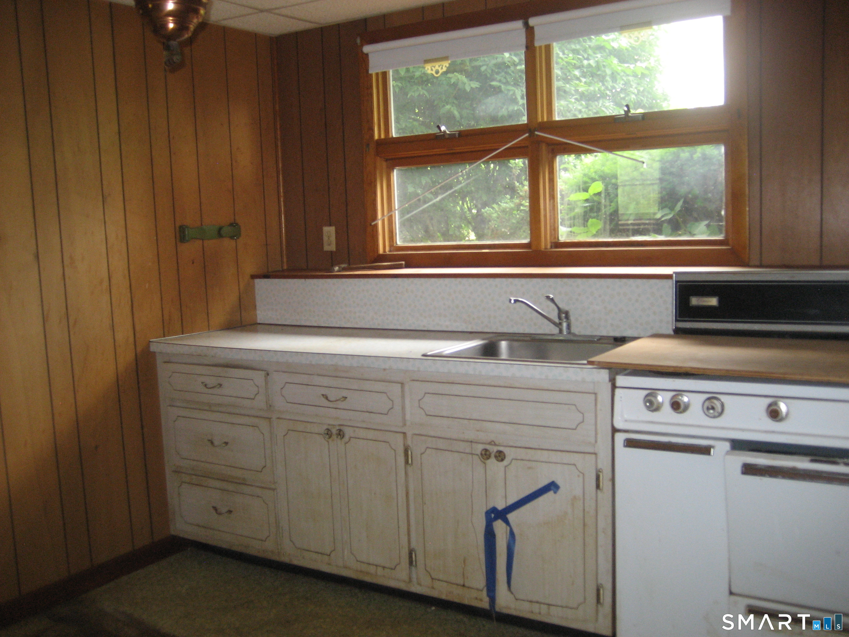 21 Daniel Street Norwich, CT 06360 - Photo 13 of 21