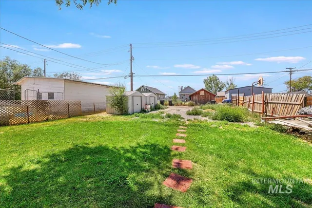 $280,000 | 121 7th Avenue South, Unit A & B, Buhl, ID 83316