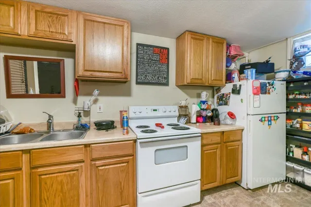 $280,000 | 121 7th Avenue South, Unit A & B, Buhl, ID 83316