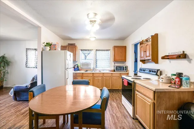 $280,000 | 121 7th Avenue South, Unit A & B, Buhl, ID 83316