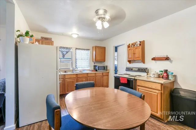 $280,000 | 121 7th Avenue South, Unit A & B, Buhl, ID 83316