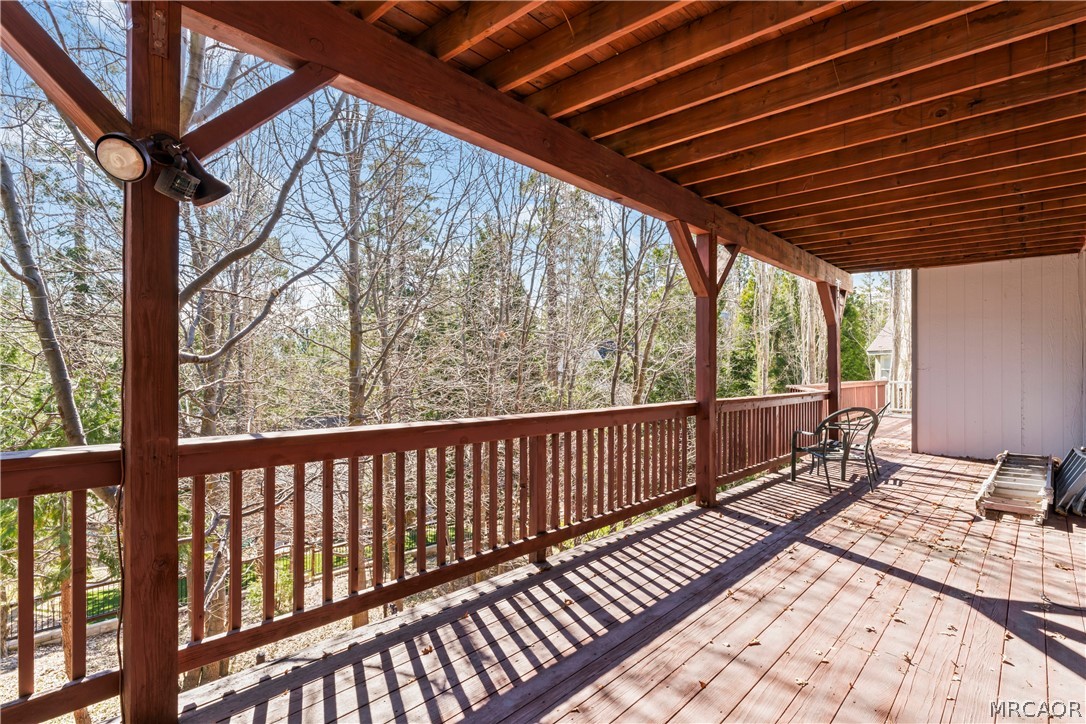 27487 North Bay Road Lake Arrowhead, CA 92352 - Photo 33 of 35 Covered lower deck