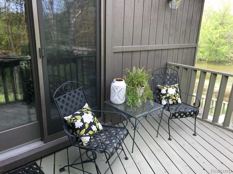 37300 Judd Road New Boston, MI 48164 - Photo 13 of 70