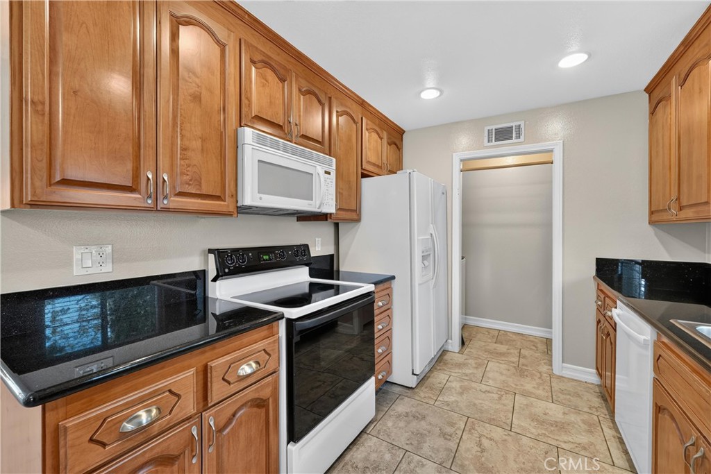 333 Surry Court Brea, CA 92821 - Photo 13 of 38