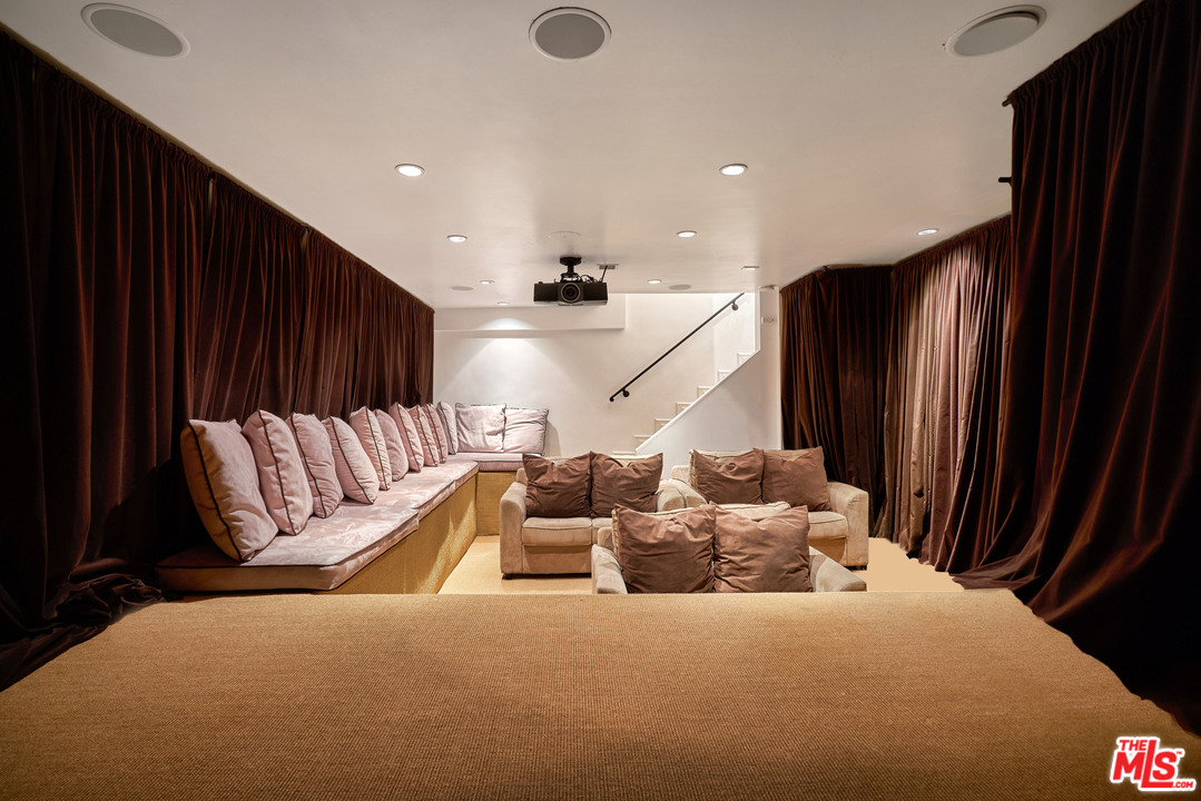 1488 North Kings Road Los Angeles, CA 90069 - Photo 37 of 53 a living room with furniture