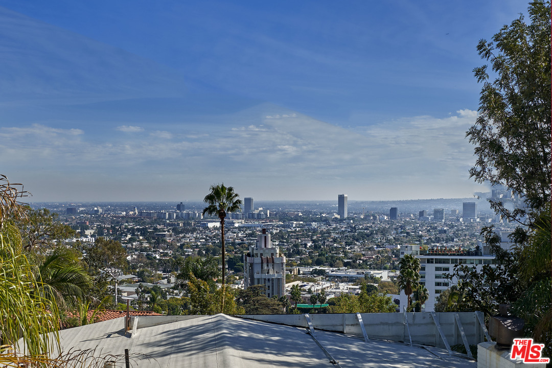 1488 North Kings Road Los Angeles, CA 90069 - Photo 53 of 53 a view of a city