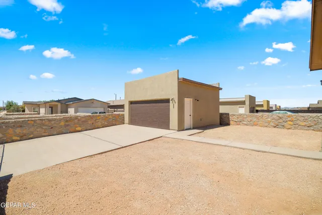 $289,950 | 14372 Nick Drahos Lane, Horizon City, TX 79928