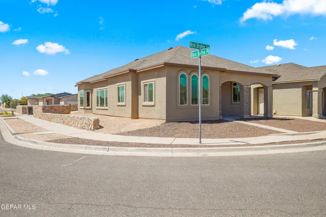 $289,950 | 14372 Nick Drahos Lane, Horizon City, TX 79928