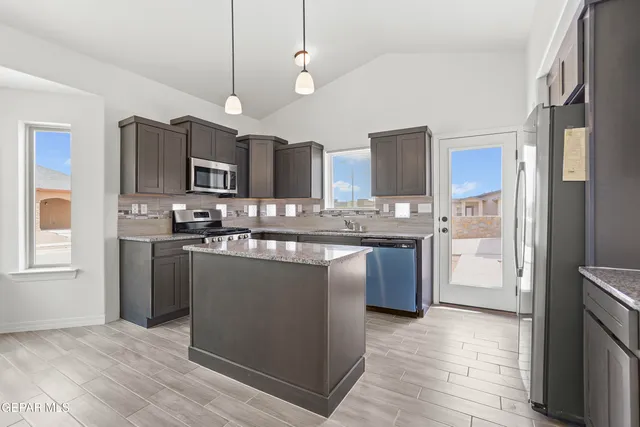 $289,950 | 14372 Nick Drahos Lane, Horizon City, TX 79928