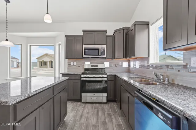 $289,950 | 14372 Nick Drahos Lane, Horizon City, TX 79928